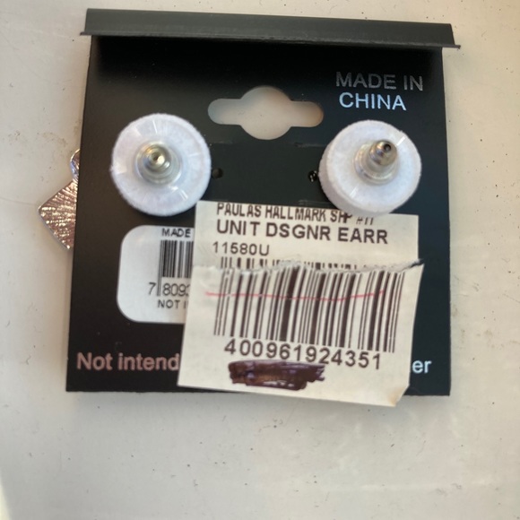Women’s earrings NWT - Picture 3 of 4